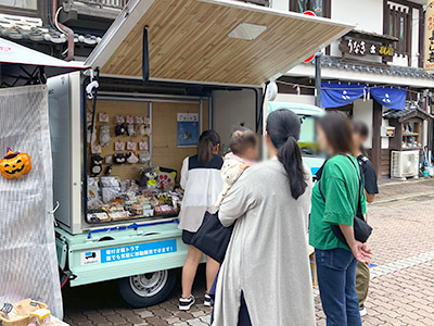 大石葬儀社出店の様子